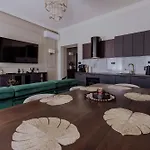 Crown Pearl - Wonderful Apartment, 110scm, 4 *