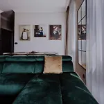 Crown Pearl - Wonderful Apartment, 110scm, 4 公寓 *